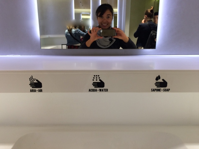 rome airport bathroom